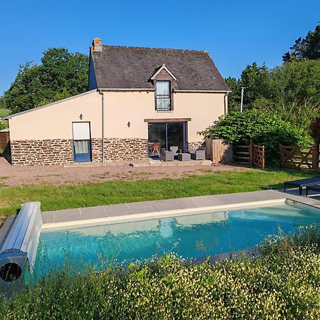 Villa L'Ote De Brekilien Saint-Malon-sur-Mel Exterior foto