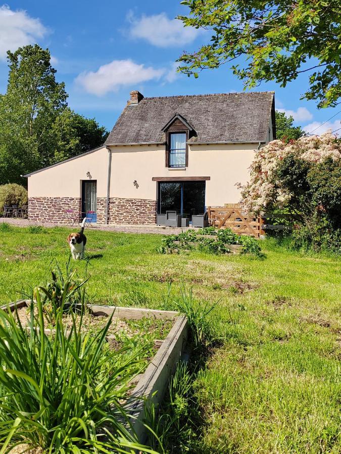 Villa L'Ote De Brekilien Saint-Malon-sur-Mel Exterior foto