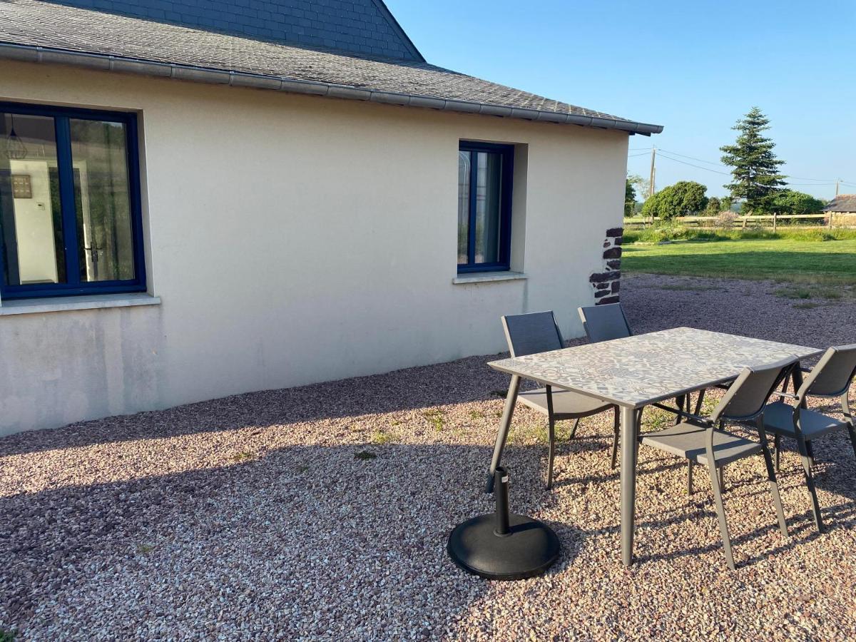 Villa L'Ote De Brekilien Saint-Malon-sur-Mel Exterior foto