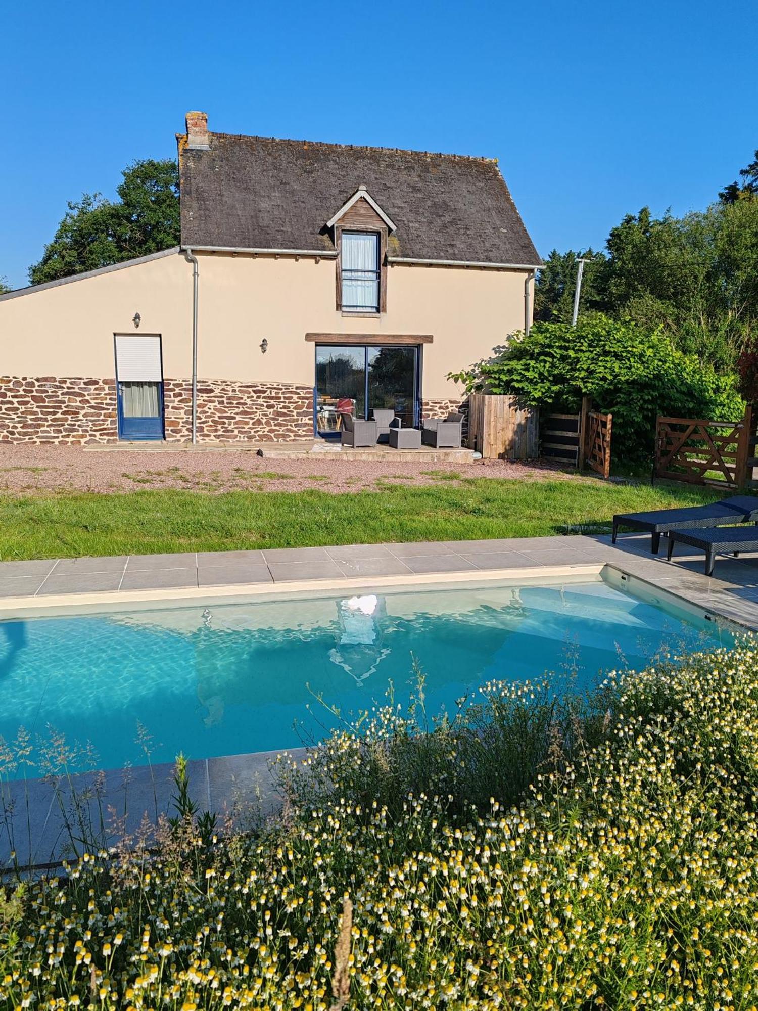 Villa L'Ote De Brekilien Saint-Malon-sur-Mel Exterior foto
